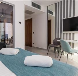 Luxury 5-Bedroom Villa with Sea-Views and Infinity Pool near Dubrovnik – Sleeps 10